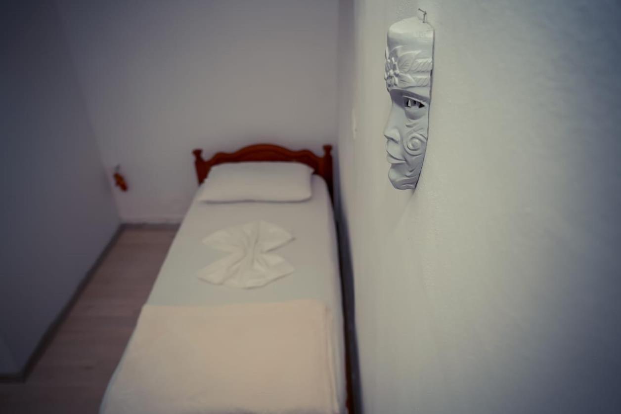 Flora's Guesthouse Gjirokastër Eksteriør billede