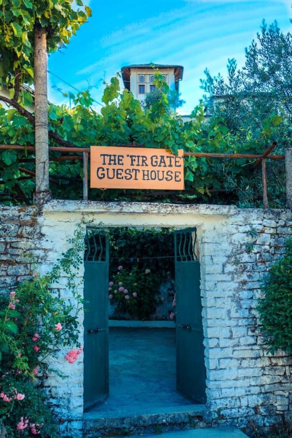 Flora's Guesthouse Gjirokastër Eksteriør billede