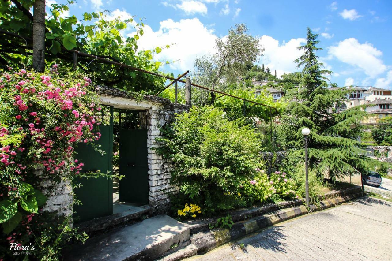 Flora's Guesthouse Gjirokastër Eksteriør billede